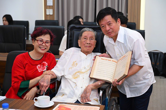 Con gái nhạc sĩ Phạm Tuyên tiết lộ bất ngờ liên quan đến bố và ca khúc 'Như có Bác trong ngày đại thắng