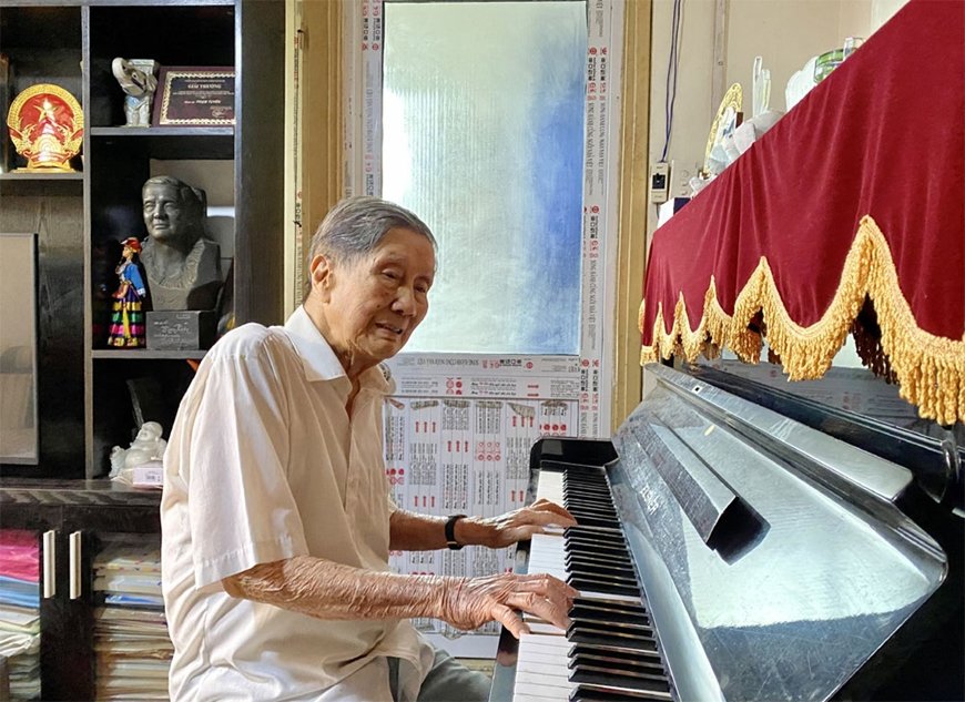 Ngân tiếng reo vang “Như có Bác trong ngày đại thắng”