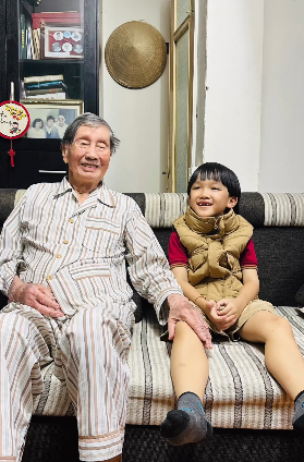 . “Xệ Xệ Em bé Chất khiến nhạc sĩ Phạm Tuyên xúc động với màn rap ‘Trường cháu là trường Mầm non’”