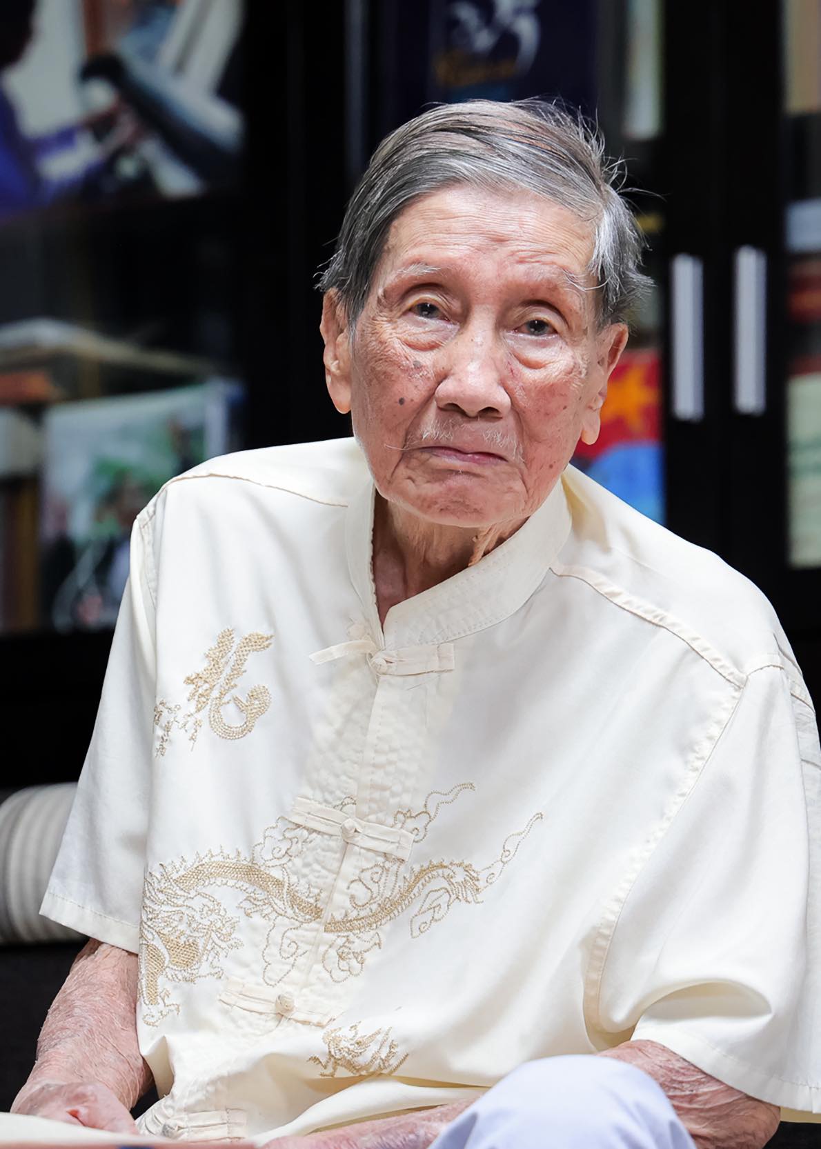 Cuộc sống ở tuổi U100 của nhạc sĩ Phạm Tuyên trong căn nhà đặc biệt